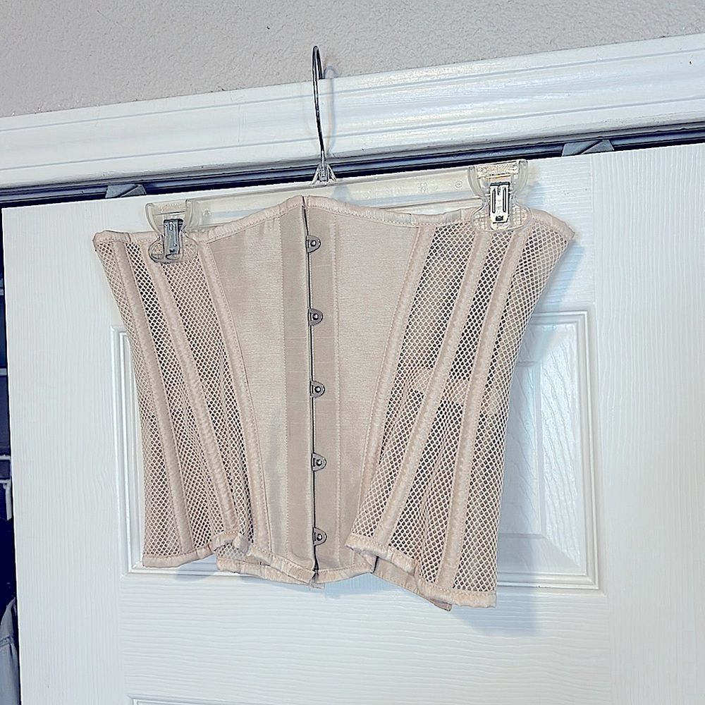 Ivory Satan Sheets Frost Queen Waist Corset . Size: Small